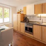 Schlosskoenig - Modernes & Zentrales Mit Balkon Und Arbeitsplatz * シュヴェリーン