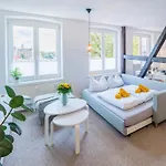 アパート Schlosskoenig - Modernes & Zentrales Mit Balkon Und Arbeitsplatz シュヴェリーン