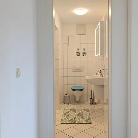 Schlosskoenig - Modernes & Zentrales Mit Balkon Und Arbeitsplatz * Schwerin (Mecklenburg-Vorpommern)