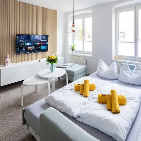 Schlosskönig - Modernes&zentrales Mit Balkon Und Arbeitsplatz Schwerin (Mecklenburg-Vorpommern)