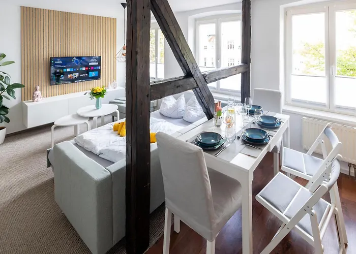 公寓 Schlosskoenig - Modernes & Zentrales Mit Balkon Und Arbeitsplatz *