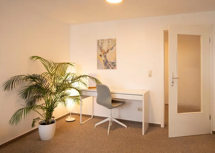 公寓 Schlosskoenig - Modernes & Zentrales Mit Balkon Und Arbeitsplatz