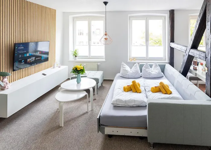 公寓 Schlosskoenig - Modernes & Zentrales Mit Balkon Und Arbeitsplatz *