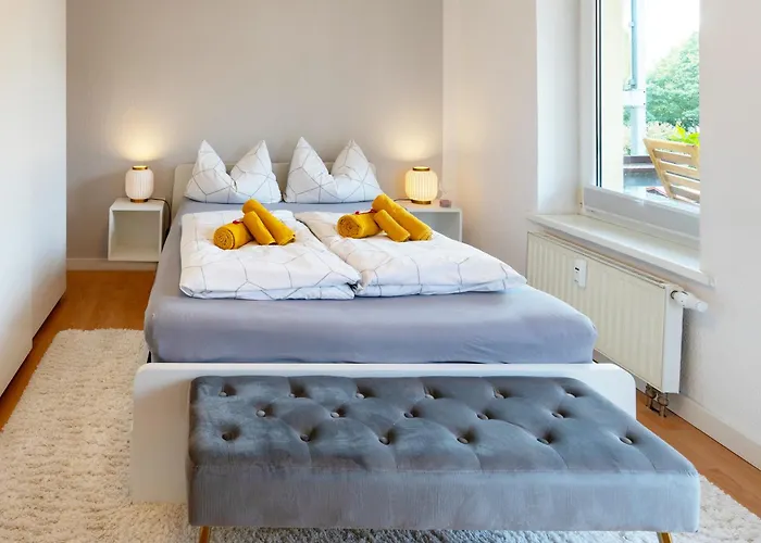 Schlosskoenig - Modernes & Zentrales Mit Balkon Und Arbeitsplatz * 什未林